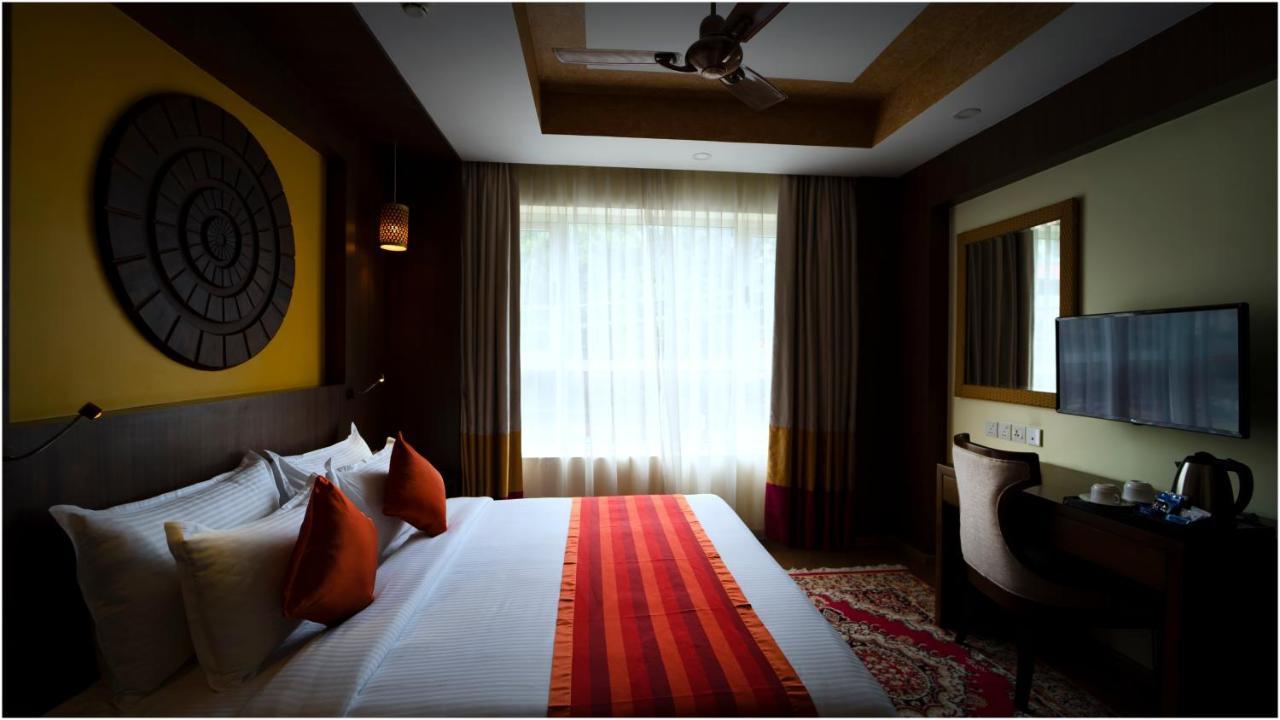 Vivin Luxury Suites Thiruvananthapuram Extérieur photo