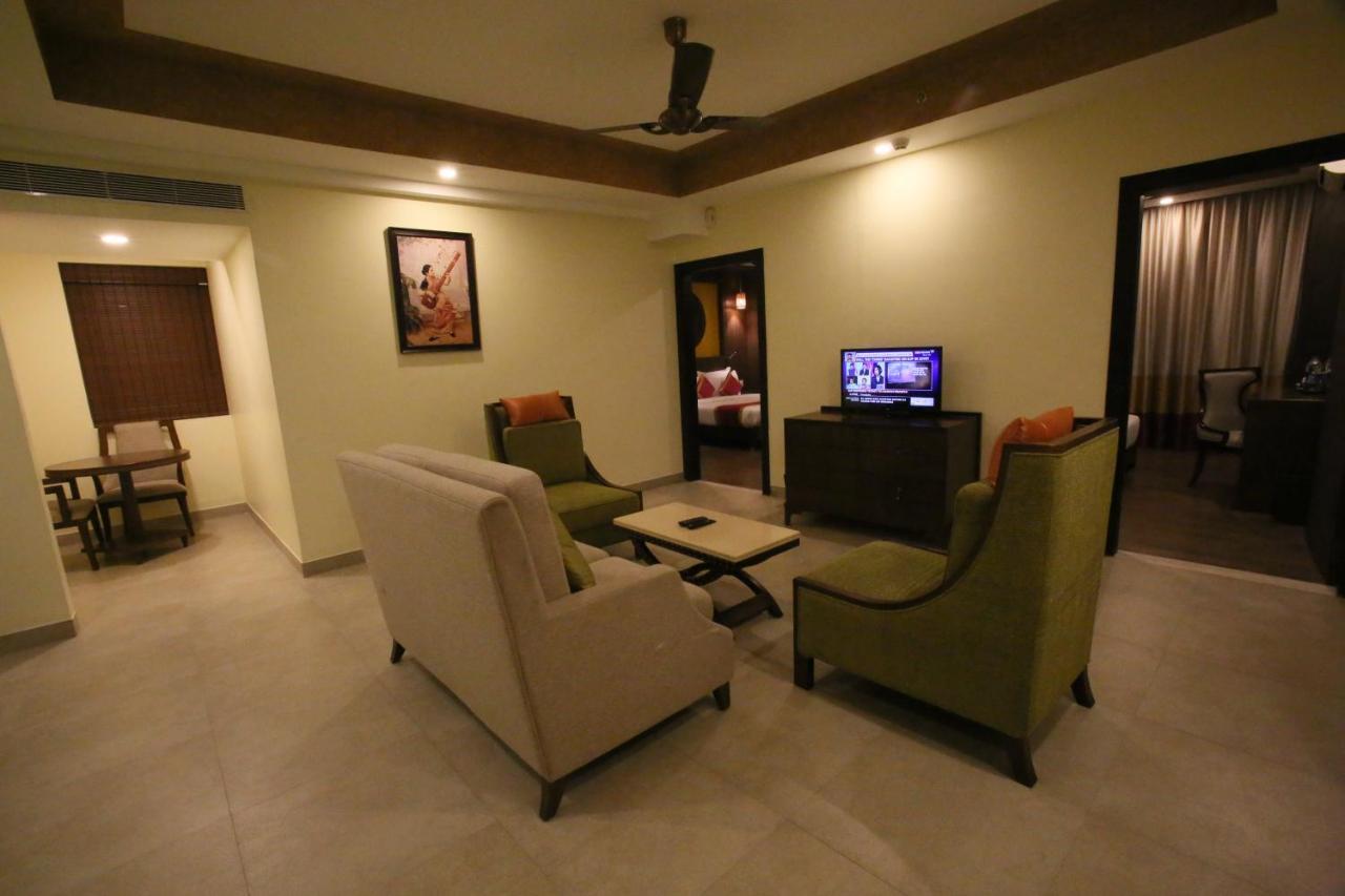 Vivin Luxury Suites Thiruvananthapuram Extérieur photo